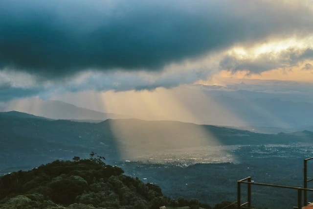 Costarica Hills for a destination guide