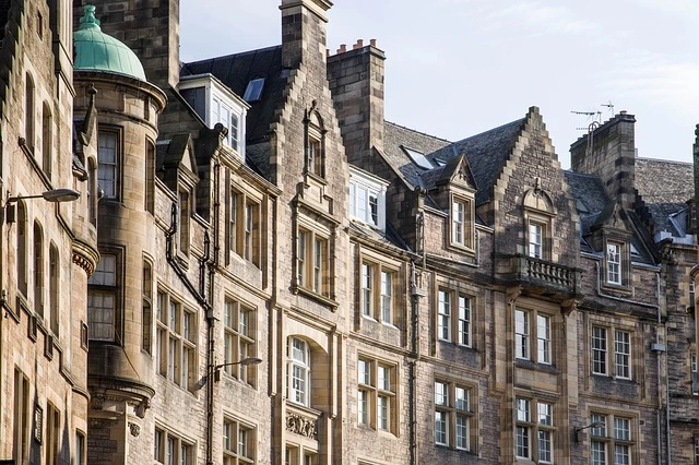 Edinburg Scotland for a destination guide