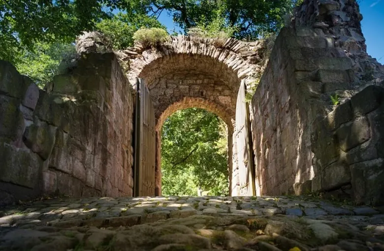 Alt-Eberstein Castle for a destination guide
