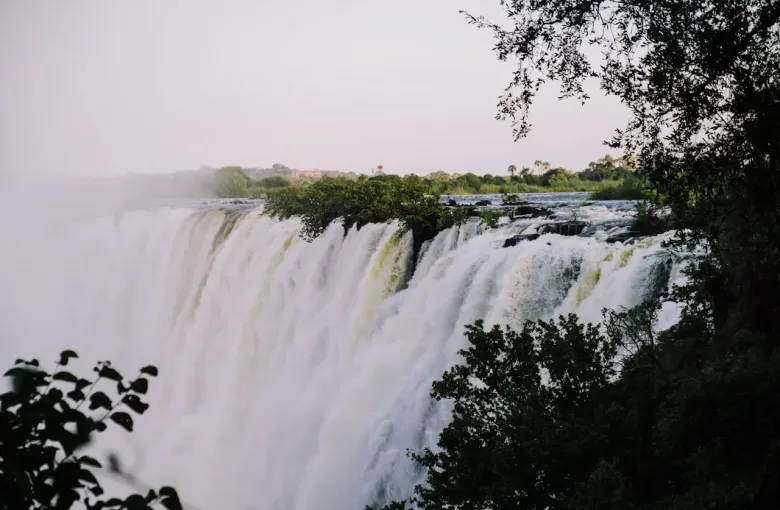 Victoria Falls (Mosi-oa-Tunya) for a destination guide
